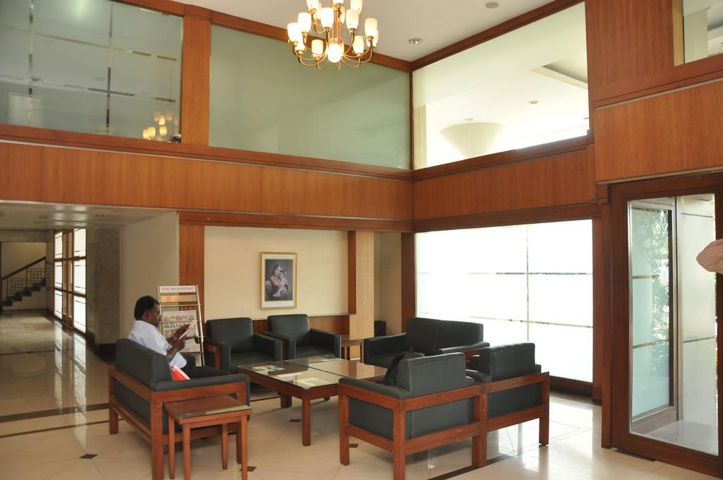 Hotel Western Gatz Theni Extérieur photo