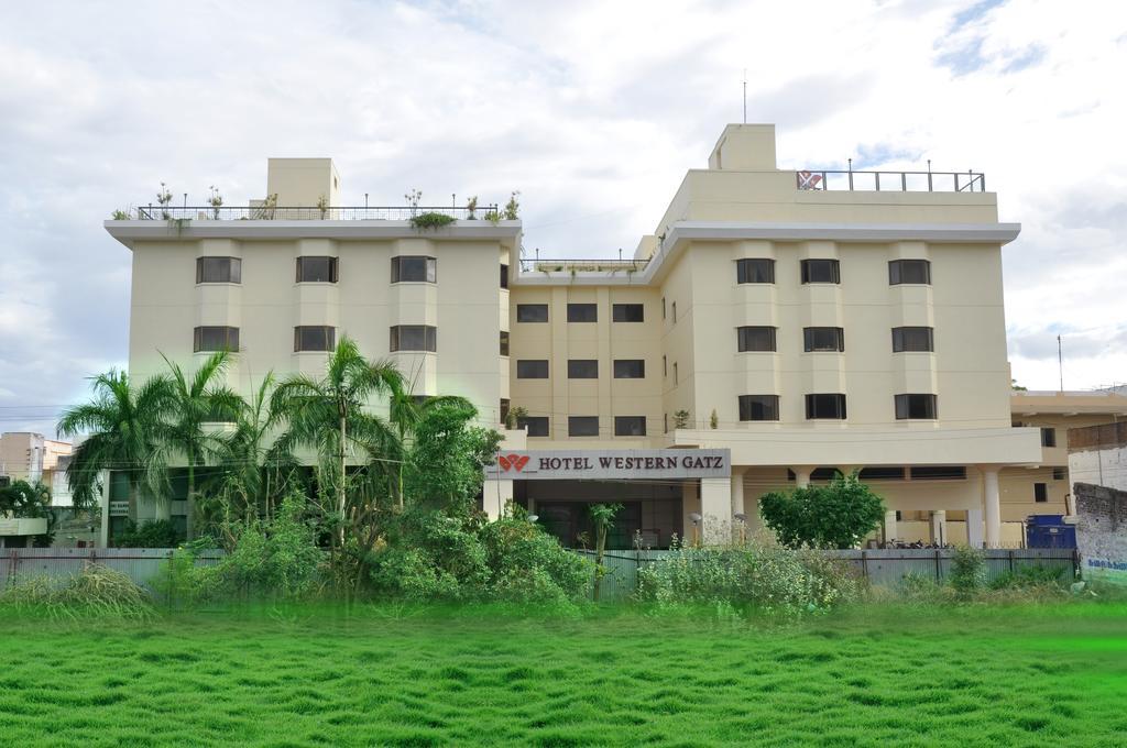 Hotel Western Gatz Theni Extérieur photo
