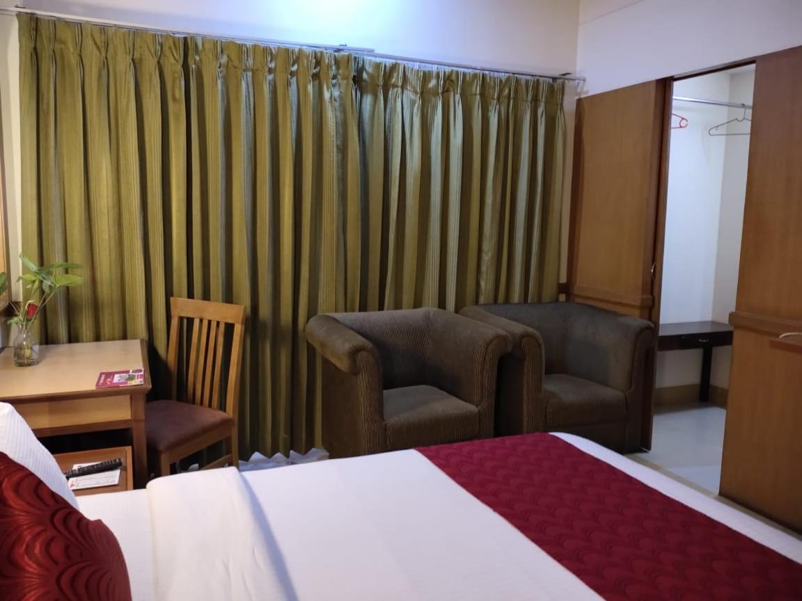 Hotel Western Gatz Theni Extérieur photo